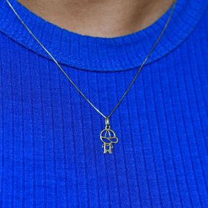 Pingente Menino Design Vazado em Ouro 18k