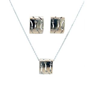 Brinco com Zircônias em Ouro Branco 18k